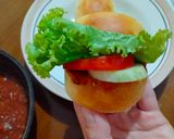 Foto langkah ke 7 dari resep Mini Burger Sobek.