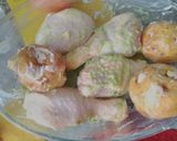 Foto del paso 2 de la receta: Pollo con papas al horno