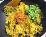 A picture of step 3 of Pepe Kumro Chechki (Raw Papaya - Pumpkin Stir Fry - Bengali Style).