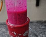 A picture of step 2 of Dragon fruit juice.