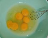 A picture of step 2 of Scallion egg.