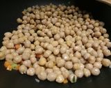 A picture of step 2 of Chickpea and mussel soup with homemade croutons.