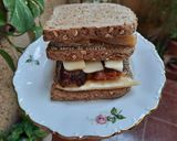 Une image de l'étape 4 de Sandwich merguez frites fromages 🥪.