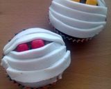 A picture of step 2 of Vickys Halloween Cake Decorating Ideas.