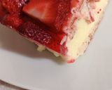 صورة لخطوة 4 من وصفة طبقات الوافل 🧇 مع الكاسترد والفراولة🍓
