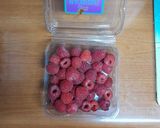 Foto del paso 3 de la receta: Ensalada de frutos rojos ensalada de manzana