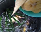 Foto langkah ke 2 dari resep Kolak Pisang Aroma Jahe.