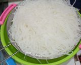 Foto langkah ke 2 dari resep Pastel Isi Bihun.