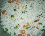 A picture of step 3 of White rice with beef & veggies sauce.