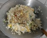 Foto langkah ke 3 dari resep Nasi Goreng Bumbu Iris Ala Mba Asih.