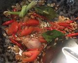 Foto langkah ke 4 dari resep Tumis Kangkung Saos tiram.