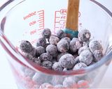 A picture of step 2 of Mini Blueberry Tart [using muffin tin].