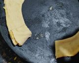 A picture of step 4 of Egg Lachha Paratha.