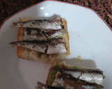 Foto del paso 2 de la receta: Tosta de sardinillas