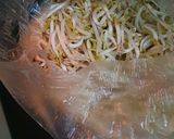 A picture of step 1 of House egg tofu round omelet.