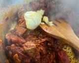 Foto langkah ke 2 dari resep Hungarian Goulash.