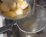 Foto del paso 3 de la receta: Crema de chirivía y manzana (Thermomix)