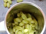 ग्रीन ग्रेप मिंट कूलर (Green Grape Mint Cooler Recipe In Marathi)