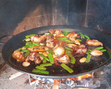 Foto del paso 5 de la receta: Paella Valenciana de pollo y conejo🥘