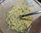 Foto del paso 2 de la receta: Chuletas de cerdo gratinadas con queso al aroma de limón