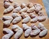 A picture of step 3 of Countryside pan fried wings.