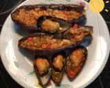 Foto del paso 5 de la receta: Berenjenas rellenas de salmón y mejillones