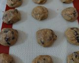 Foto langkah ke 6 dari resep Soft Choco Chips Cookies.