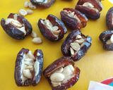 Foto del paso 1 de la receta: Dátiles con crema de cacahuete y chocolate