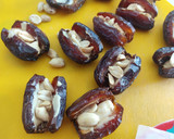 Foto del paso 1 de la receta: Dátiles con crema de cacahuete y chocolate