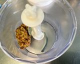 Une image de l'étape 1 de Sauce salade à l’aneth, moutarde et citron.