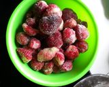 Foto langkah ke 1 dari resep Popsicles strawberry - es loli.