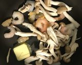 Foto del paso 2 de la receta Pasta de mariscos🦐 en una sartén🍳