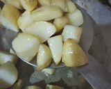A picture of step 2 of Aloo Gobi Matar Sabzi (Potato, Cauliflower, and Pea Curry).