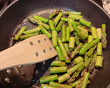 Foto del paso 3 de la receta: Espárragos asados 😋