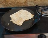 A picture of step 5 of Egg Paratha.