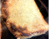 Foto del paso 1 de la receta: Tosta con burrata, manzana y frutos secos