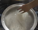 Foto del paso 6 de la receta Fideos de arroz con verduras pollo y gambas 🫑🥑🍗🦐