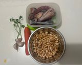 Foto langkah ke 1 dari resep Sup kacang tanah wortel.