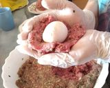 Foto del paso 1 de la receta: Ambóndigas rellenas de huevo