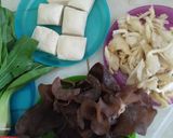 Foto langkah ke 1 dari resep Jamur masak tahu sutra.