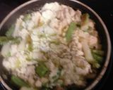 Foto del paso 4 de la receta: Tortilla de huevas de merluza de palangre con ajos tiernos