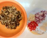 Foto langkah ke 1 dari resep Tumis Sayur Asin Pedas.