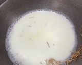 A picture of step 2 of Vermicelli Kheer.