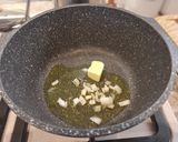 Foto del passaggio 2 della ricetta Risotto con Asparagi e Gamberetti