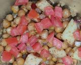 A picture of step 5 of Tarka Aloo Chaana Chaat 😋.