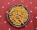 A picture of step 3 of Rice Muruk.