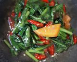 Foto langkah ke 5 dari resep Tumis Kaylan byTia.