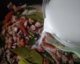 Foto langkah ke 3 dari resep Tumis Cumi Asin Pedas.