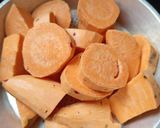 Foto langkah ke 2 dari resep Sweet Potato Cheese Bread.