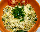 Foto langkah ke 4 dari resep 2. Mie Rebus Toping Keju.